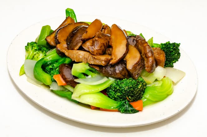32. Braised Vegetable Chop Suey with Chinese Mushroom 北菰扒時蔬